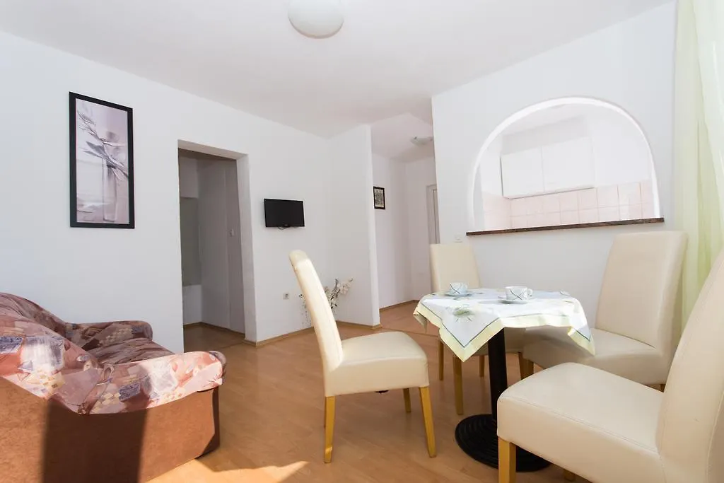 Apartments Nikola Trogir
