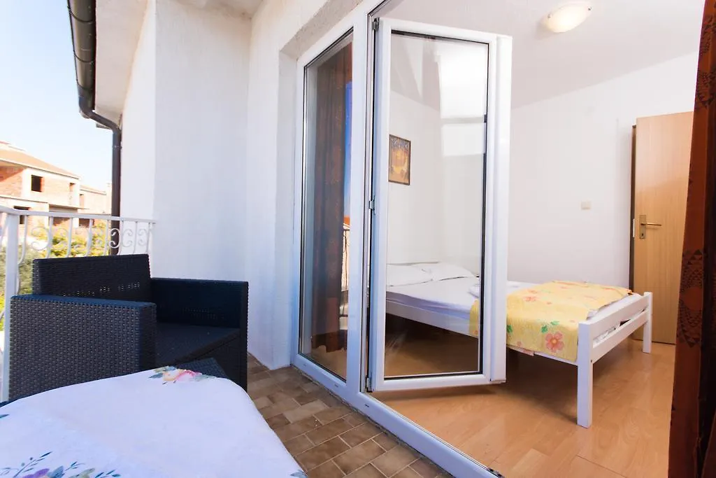 Apartments Nikola Trogir
