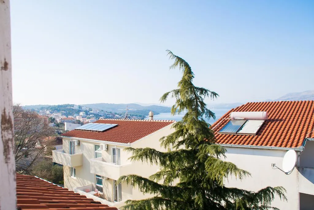 Apartments Nikola Trogir