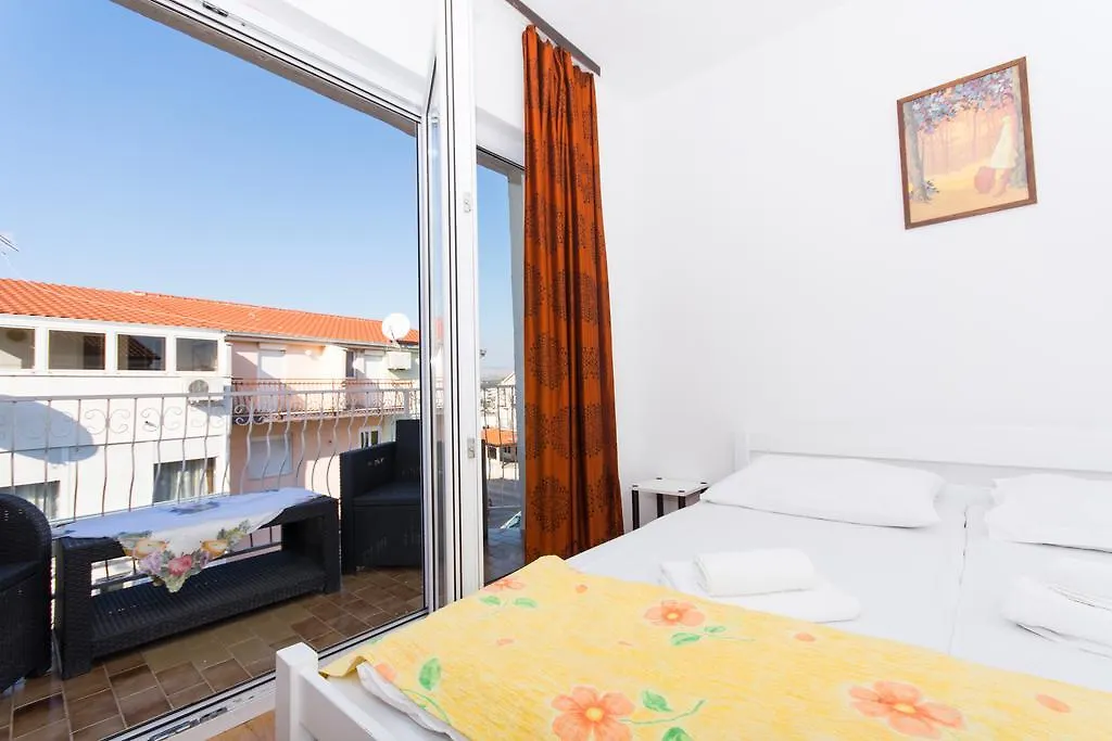 Apartments Nikola Trogir