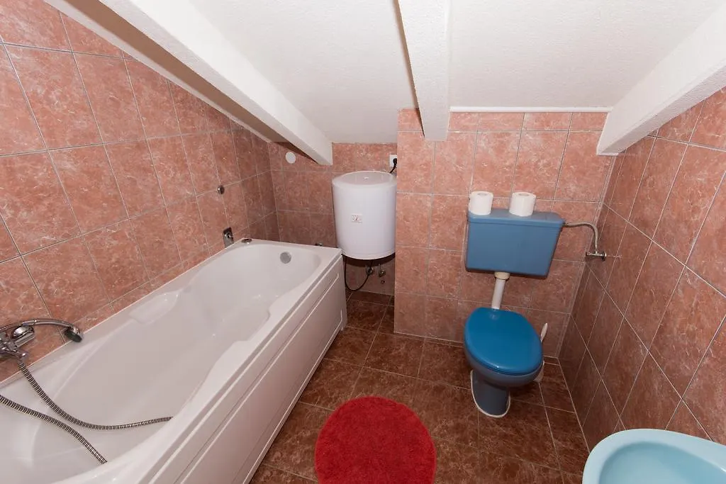 Apartments Nikola Trogir
