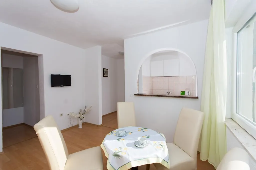 Apartments Nikola Trogir
