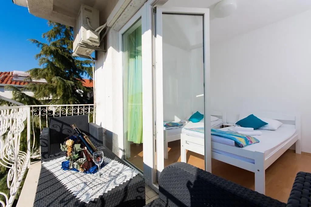 Apartments Nikola Trogir