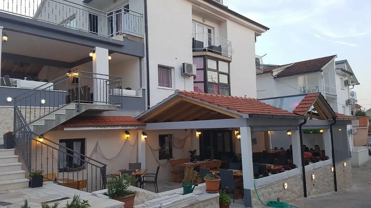 Apartments Nikola Trogir Croatia
