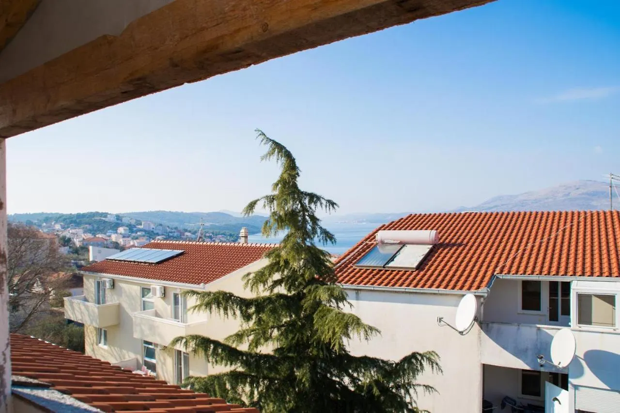 Apartments Nikola Trogir