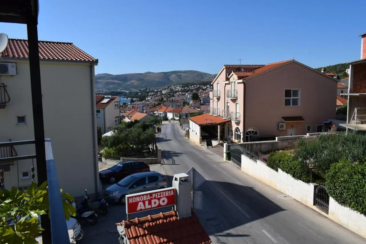 Apartments Nikola Trogir 0*,  Croatia